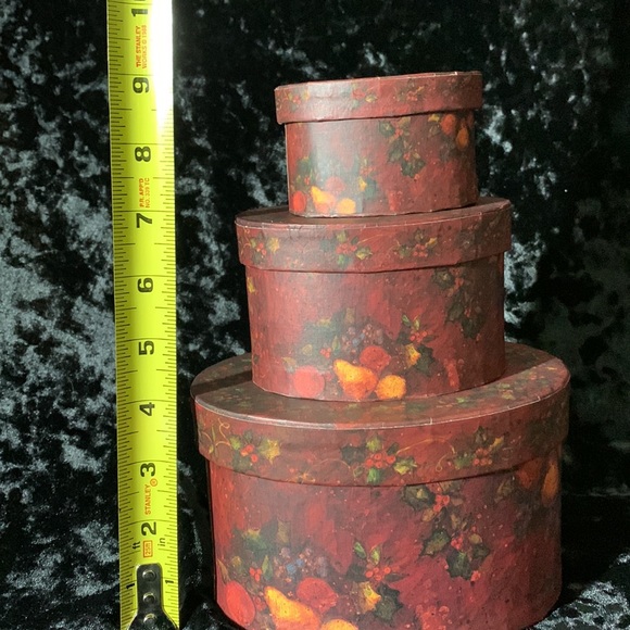 Bob’s Boxes, primitive “ elegant fruit “ set of 3 nesting/ stackable boxes. - Picture 9 of 9